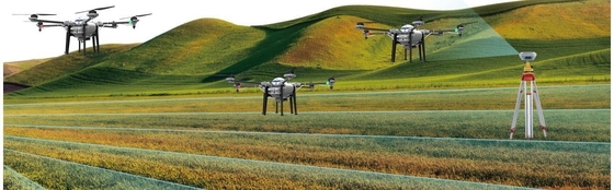 Op maat gemaakte UAV-drone voor het besproeien van gewassen met een nuttige lading van 5 kg en een holle kegelvorm